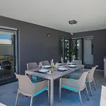 Moderna * Πούλα
