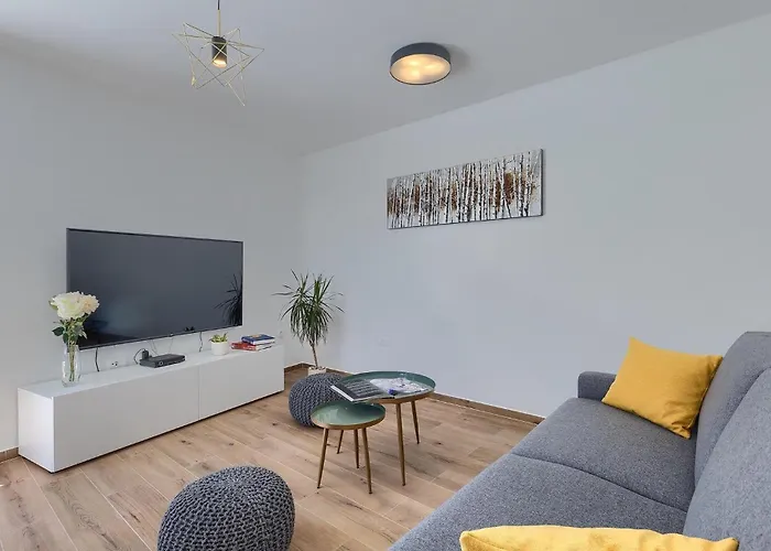 Moderna Будинок відпочинку Пула