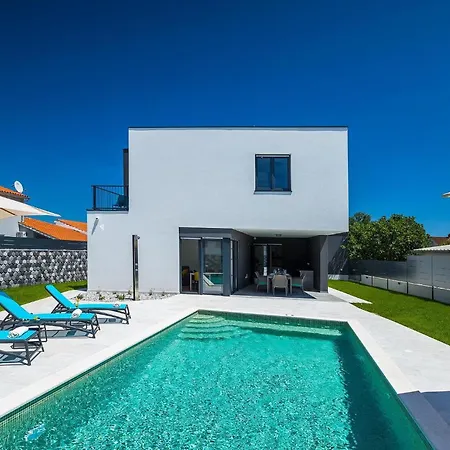 بيت للعطل Moderna *