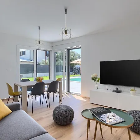 Moderna بيت للعطل